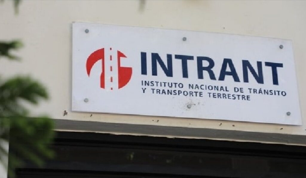 Suspensión de Contrato Intrant para instalar semaforos inteligentes