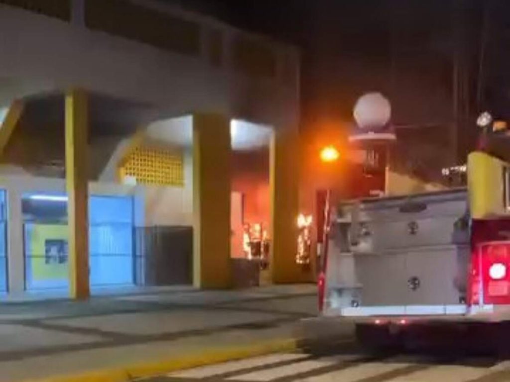 Se incendia el estadio de las aguilas cibaeñas