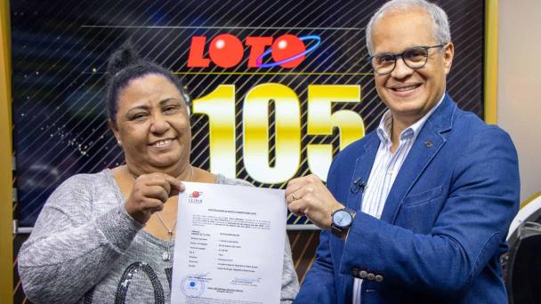 LEIDSA presenta la ganadora de los 105 millones del Loto