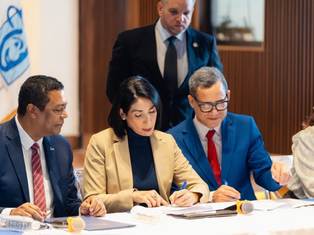 Firman acuerdo interinstitucional para fortalecer políticas municipales de lucha contra el trabajo infantil