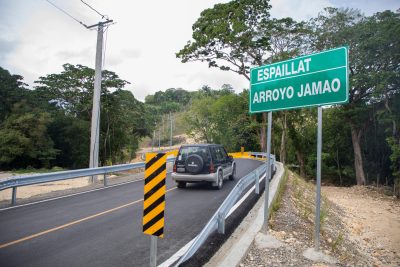 Presidente Abinader inaugura carretera Las Espinas en Jamao al Norte transformando el aislamiento en conectividad