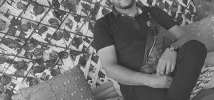 Asesinan a esposa del merenguero Julián Oro Duro durante asalto en su residencia